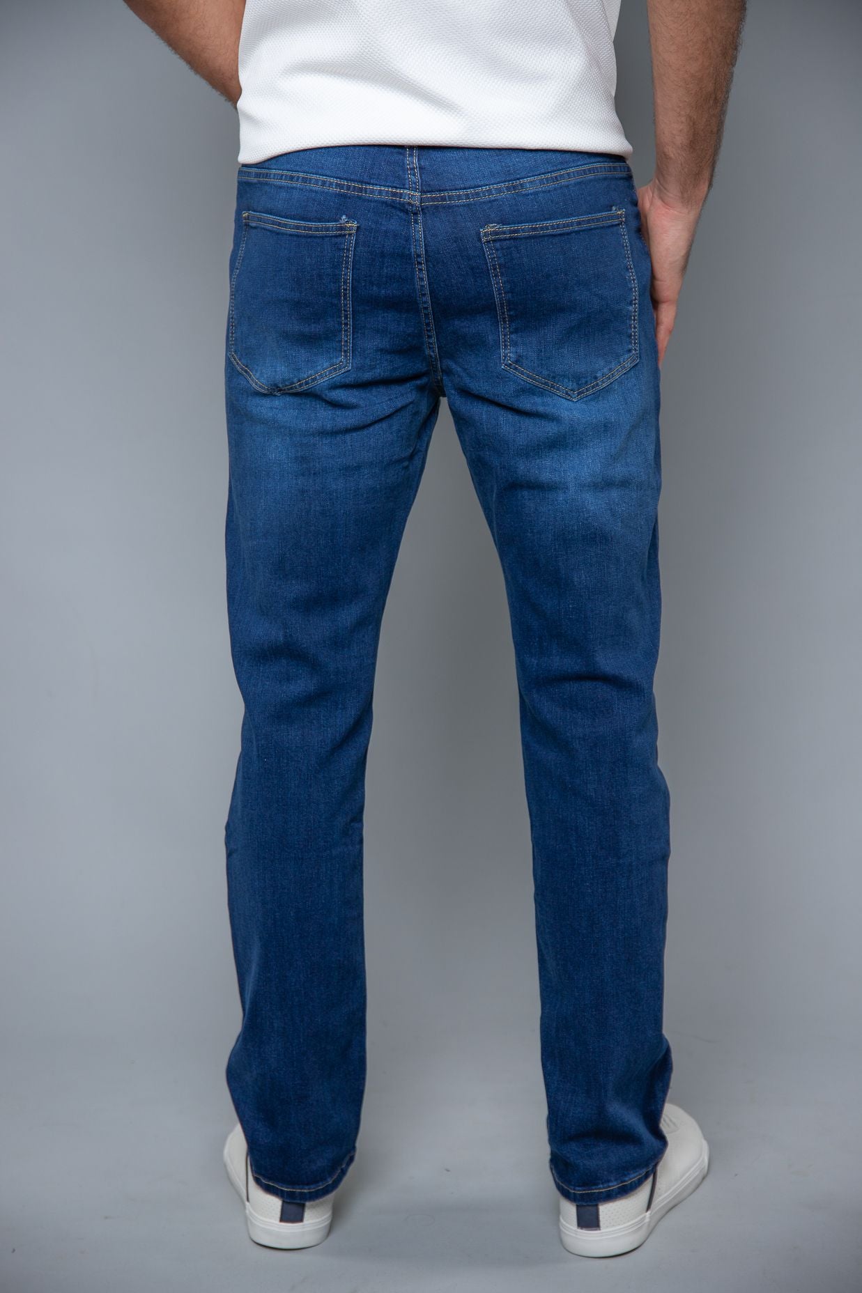 C&S STRAIGHT FIT JEAN 703