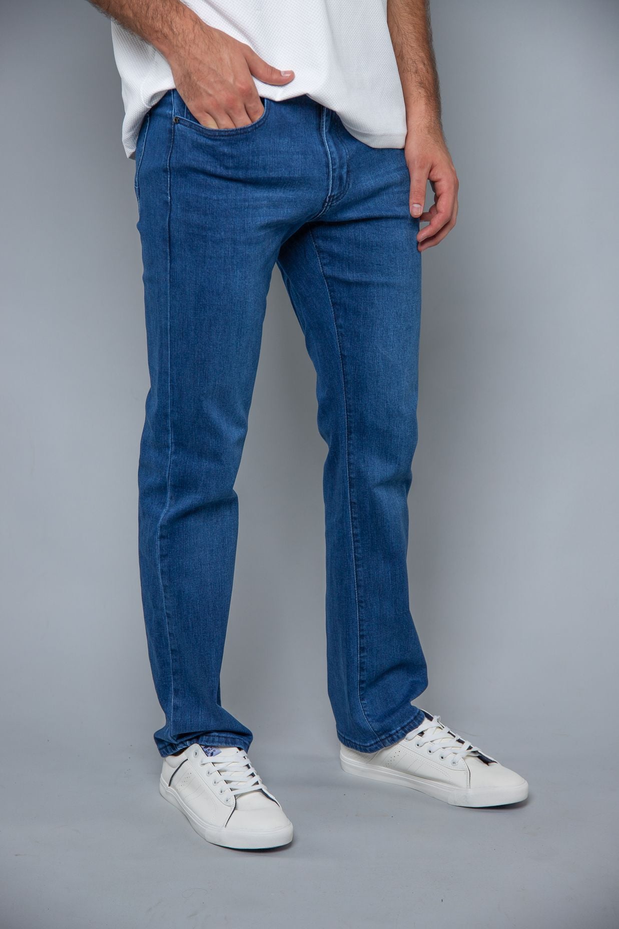 C&S STRAIGHT FIT JEAN 700