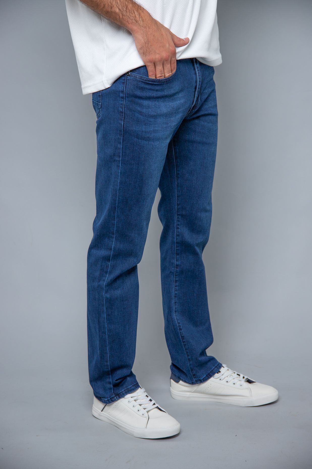 C&S STRAIGHT FIT JEAN 702