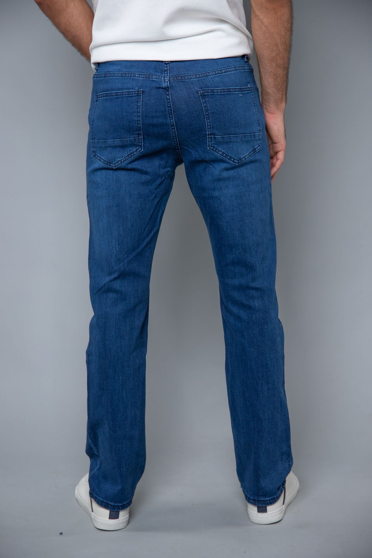 C&S STRAIGHT FIT JEAN 700