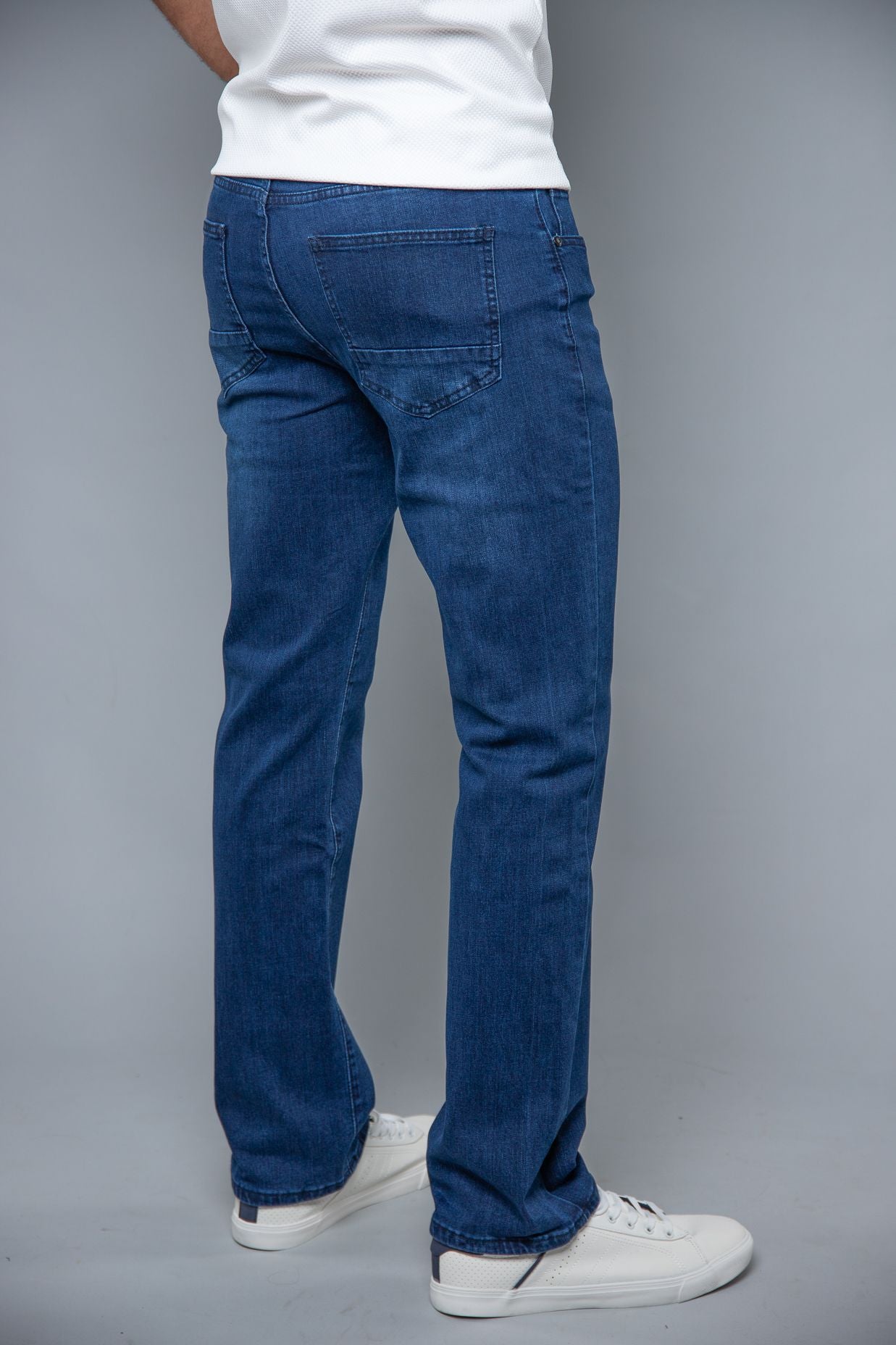 C&S STRAIGHT FIT JEAN 702