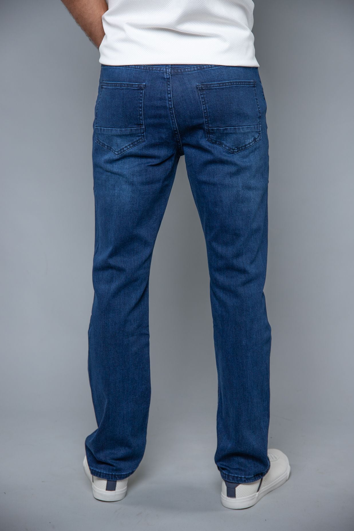 C&S STRAIGHT FIT JEAN 702